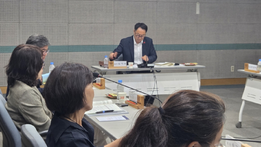 사진1.임하수 산림청 차장이 24일 정부대전청사에서 녹색자금운용심의회를 주재하고 있다.jpg
