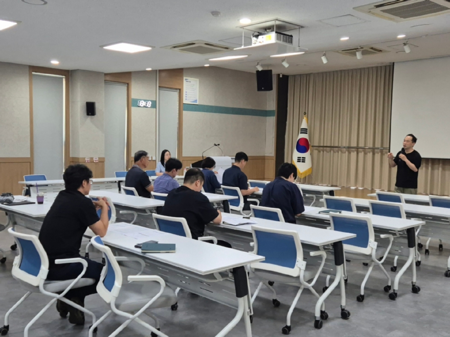 (북부지방산림청) 미감염(생산)확인증 및 이력관리시스템 교육 사진.jpg