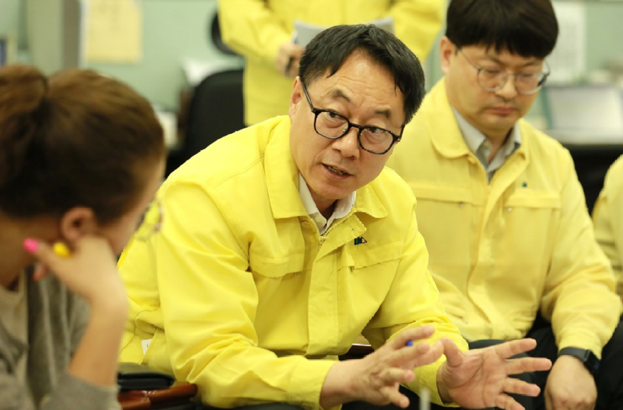사진1._임하수_산림청_차장이_9일_정부대전청사에서_지난해_산사태_피해_이후_달라진_주요_정책과_올해_여름철_대응체계를_설명하고_있다.jpg